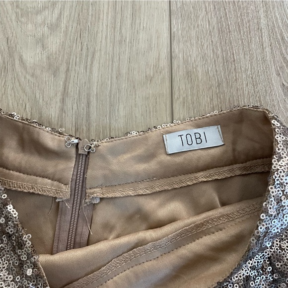 Gold Sequin Skirt - Picture 3 of 3